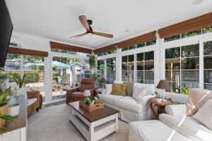 Cozy four season sunroom overlooking a garden and pool in Virginia Beach