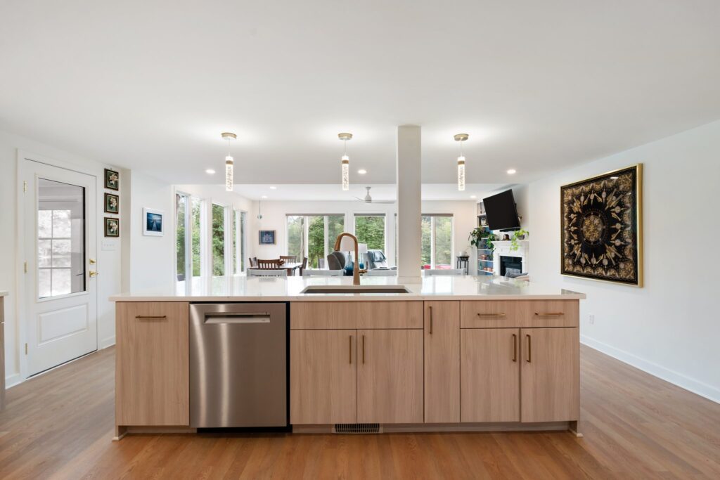 Modern Shiloh Eclipse Cabinets in Natural Elm