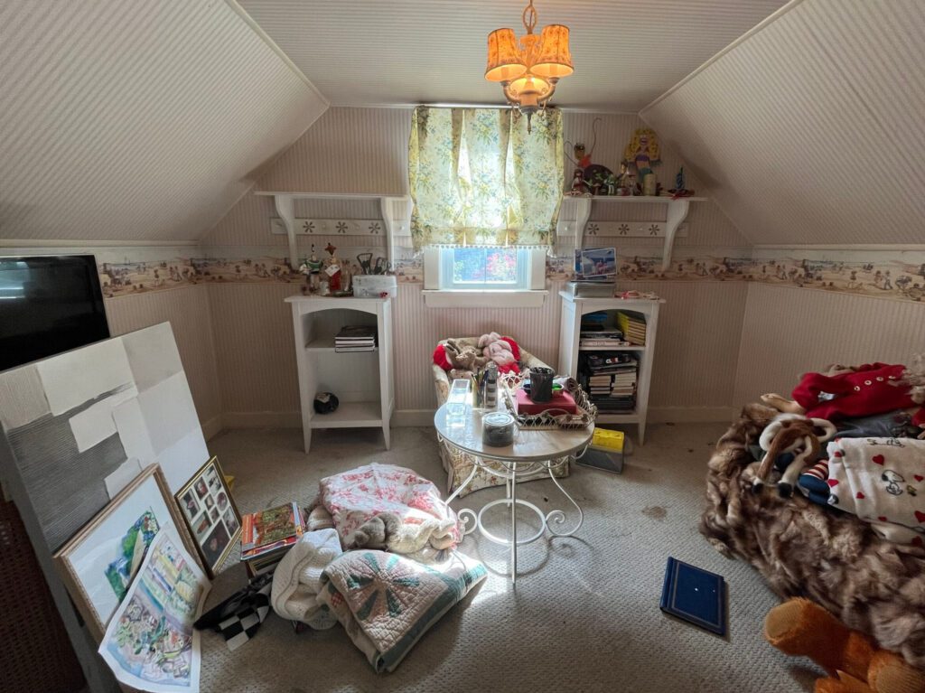 FROG—Finished Room Over Garage Before